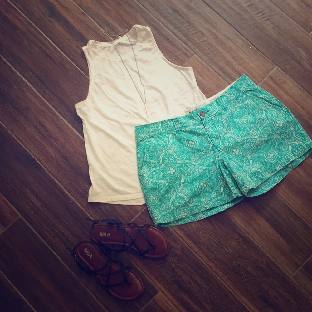 Turquoise shorts with flower print flower 🌸